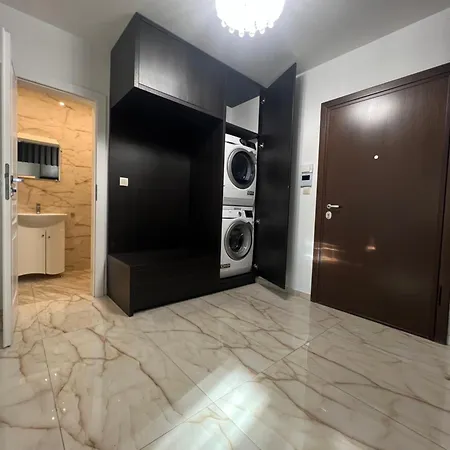 Apartment Great With 3 Bedrooms And 3 Underground Parking Spaces