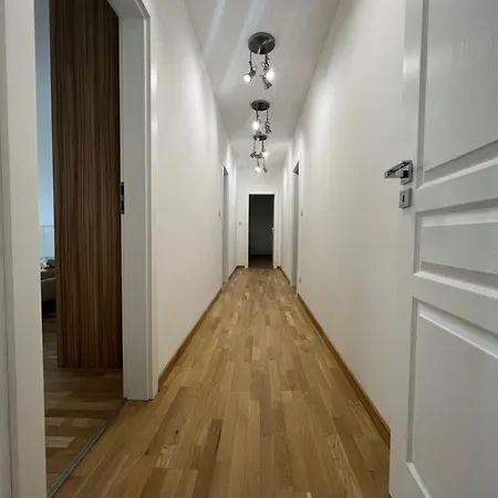 Great With 3 Bedrooms And 3 Underground Parking Spaces Apartment