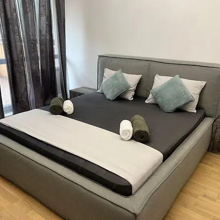 Apartment Great With 3 Bedrooms And 3 Underground Parking Spaces Sofia