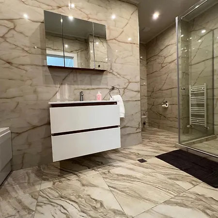 Great With 3 Bedrooms And 3 Underground Parking Spaces * Sofia